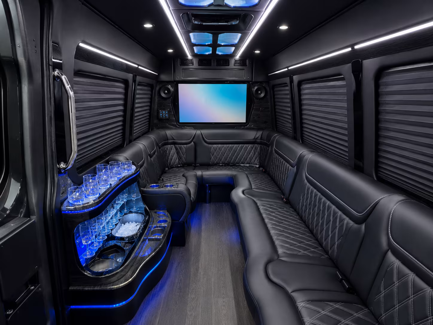 long distance fan buses from wichita to kansas city games